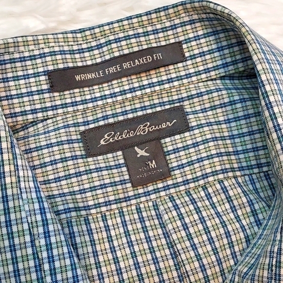 EDDIE Bauer Wrinkle Free Relaxed Fit button up short sleeved shirt, size M - Picture 2 of 4